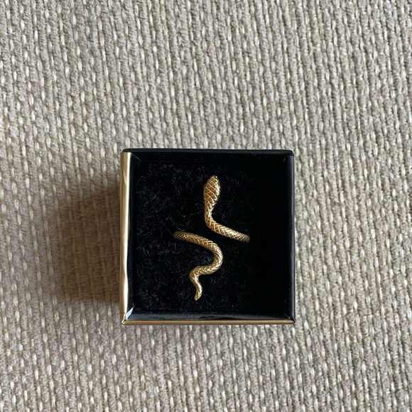 Tristen Ikaika Gold Snake Ring - Picture 3 of 3
